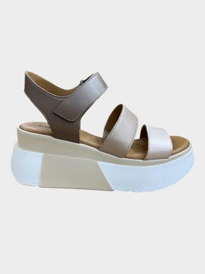 Paar-ženske-sandale-2024-081